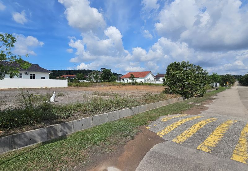 Tanah Lot Banglo Taman Ambassador Village Durian Tunggal, Alor Gajah Melaka Untuk DiJual / Sale