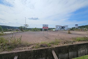Corner Lot Banglo Taman Ambassador Village Durian Tunggal, Alor Gajah Melaka Untuk DiJual / Sale