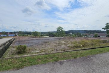 Corner Lot Banglo Taman Ambassador Village Durian Tunggal, Alor Gajah Melaka Untuk DiJual / Sale