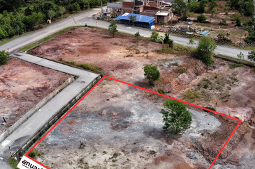 Corner Lot Banglo Taman Ambassador Village Durian Tunggal, Alor Gajah Melaka Untuk DiJual / Sale