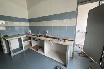 Tingkat Nusantara, Jelutong, Lokasi Strategik