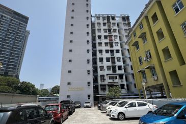 Tingkat Nusantara, Jelutong, Lokasi Strategik