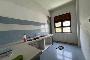 Tingkat Nusantara, Jelutong, Lokasi Strategik