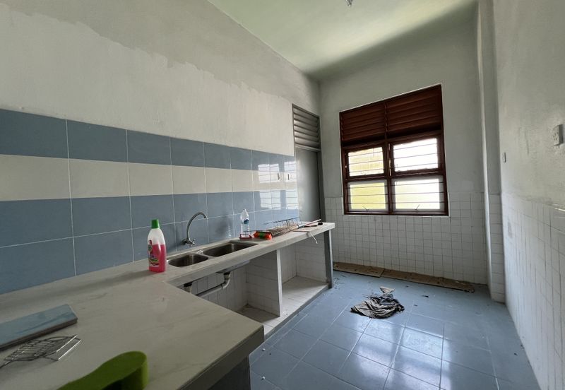 Tingkat Nusantara, Jelutong, Lokasi Strategik