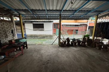 Flat Hamna, Ground Floor