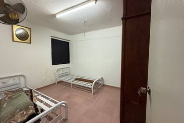 Flat Hamna, Ground Floor