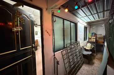 Flat Hamna, Ground Floor