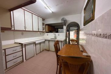 Flat Hamna, Ground Floor