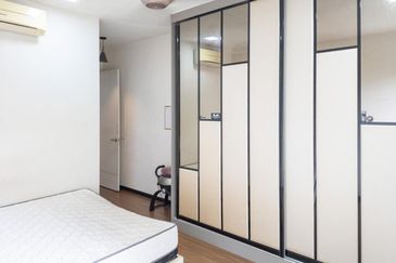 Summerglades, Perdana Lakeview West