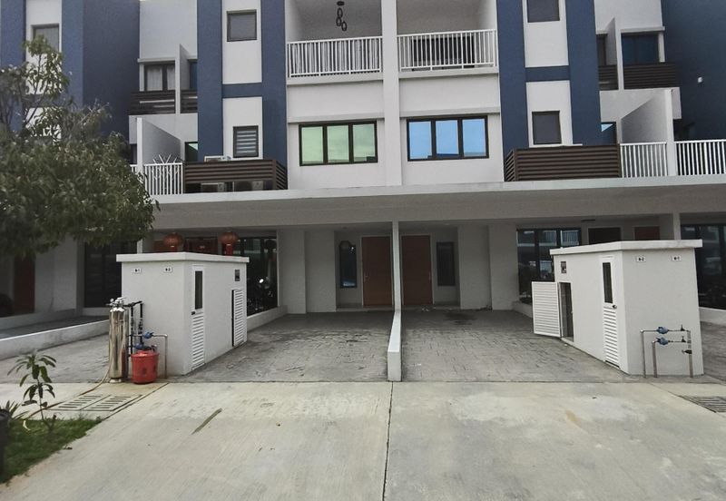 Ayden Townhouse Warisan Puteri