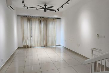 Ayden Townhouse Warisan Puteri