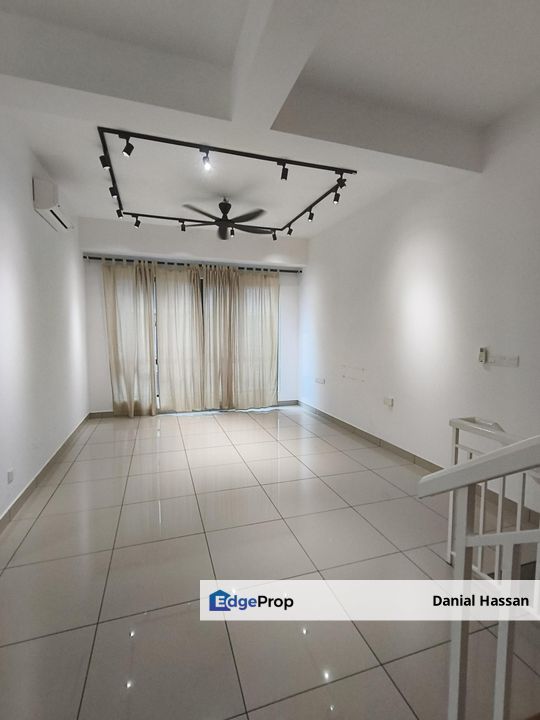 Nearby KLIA Freehold Furnished 3 Storey Townhouse Ayden Warisan Puteri Kota Warisan Sepang, Selangor, Sepang