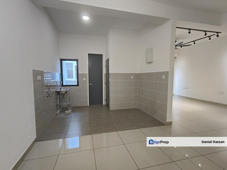 Nearby KLIA Freehold Furnished 3 Storey Townhouse Ayden Warisan Puteri Kota Warisan Sepang, Selangor, Sepang