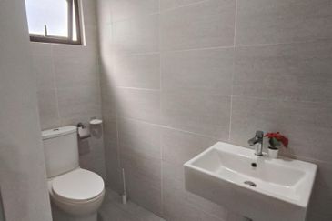 Ayden Townhouse Warisan Puteri