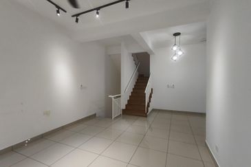 Ayden Townhouse Warisan Puteri