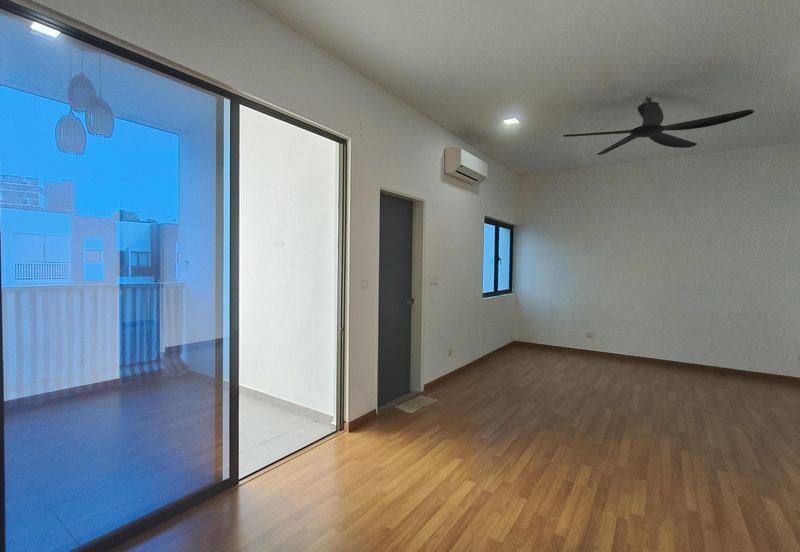 Ayden Townhouse Warisan Puteri