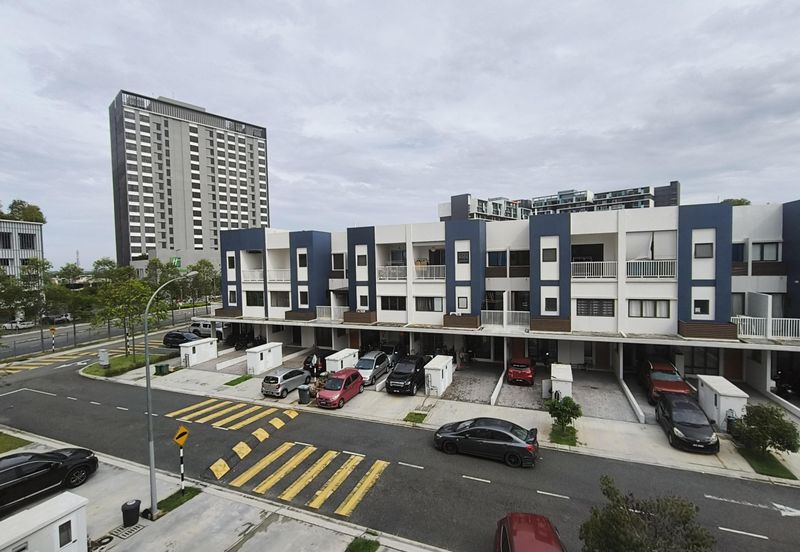 Ayden Townhouse Warisan Puteri