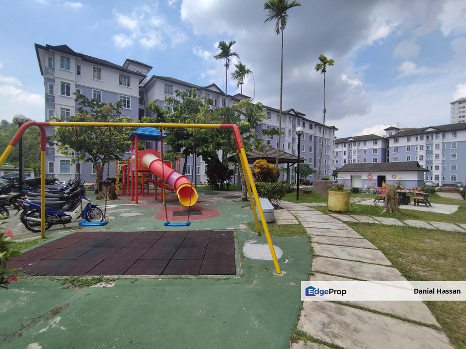 Corner Unit Below Market Value Freehold Sri Pinang Apartment Bandar Puteri Puchong, Selangor, Puchong