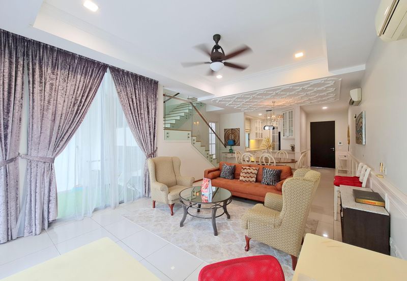 Symphony Hills Schumann