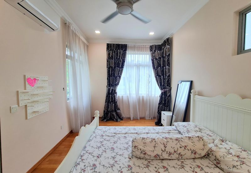 Symphony Hills Schumann