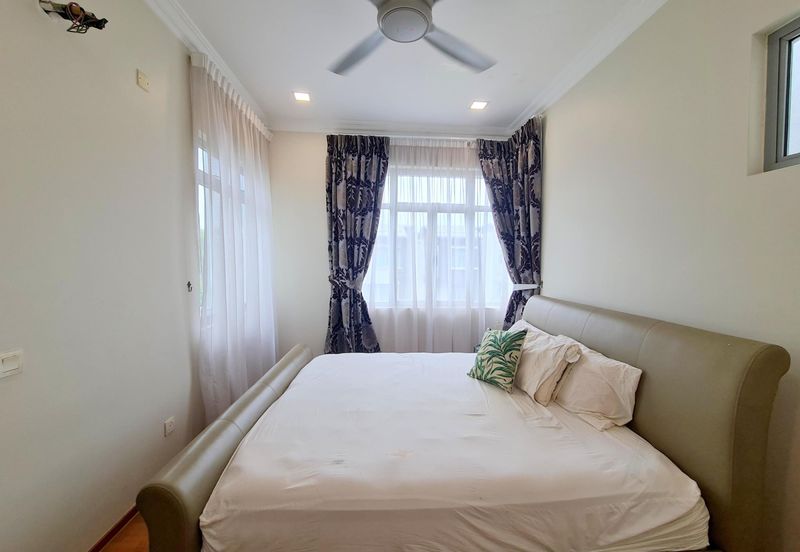 Symphony Hills Schumann