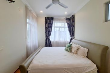 Symphony Hills Schumann