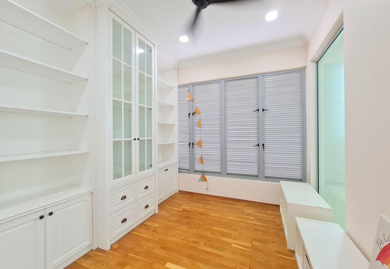 Symphony Hills Schumann