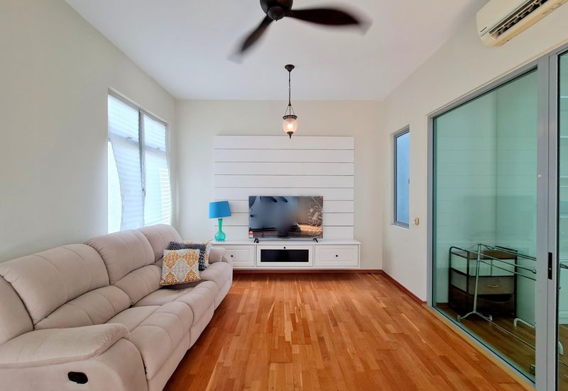 Symphony Hills Schumann