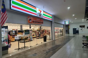 PR1MA Lakefront Homes