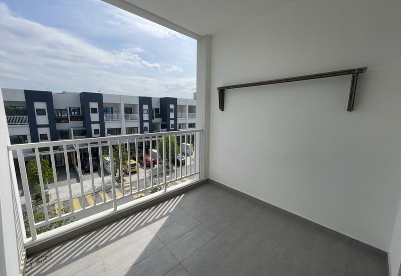 Ayden Townhouse Warisan Puteri