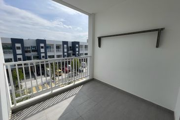 Ayden Townhouse Warisan Puteri