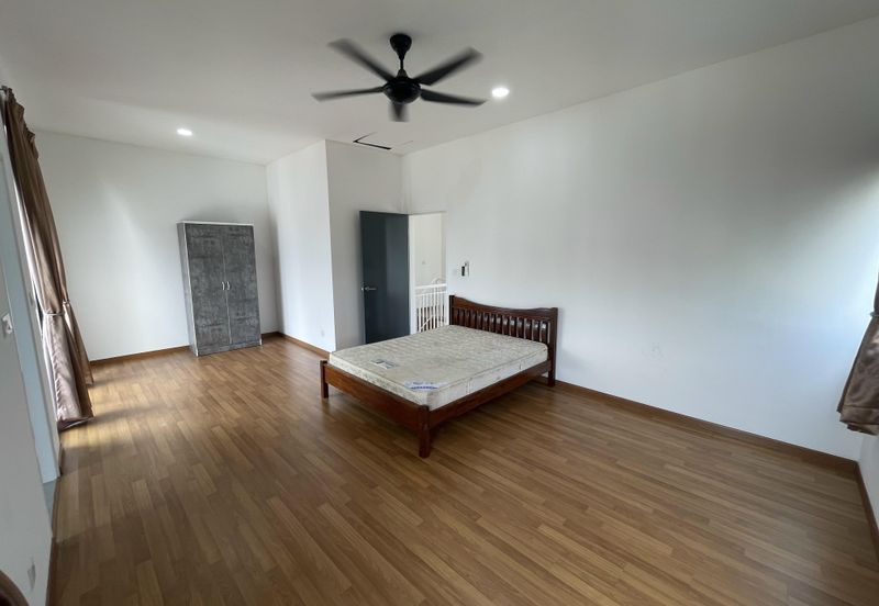 Ayden Townhouse Warisan Puteri