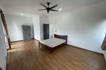 Ayden Townhouse Warisan Puteri