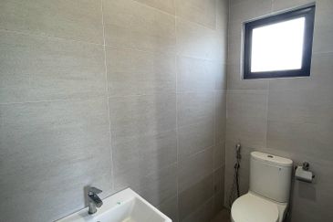 Ayden Townhouse Warisan Puteri