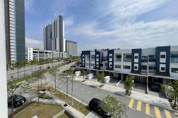 Ayden Townhouse Warisan Puteri