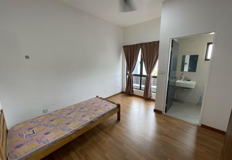 Ayden Townhouse Warisan Puteri