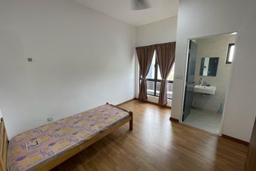 Ayden Townhouse Warisan Puteri