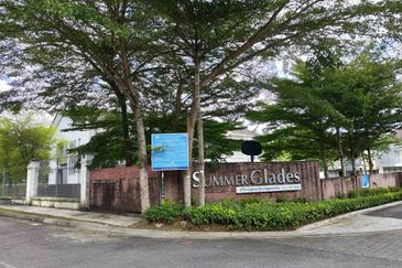 Summerglades, Perdana Lakeview West