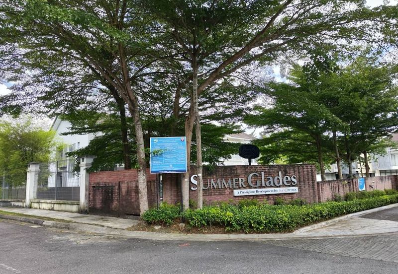 Summerglades, Perdana Lakeview West