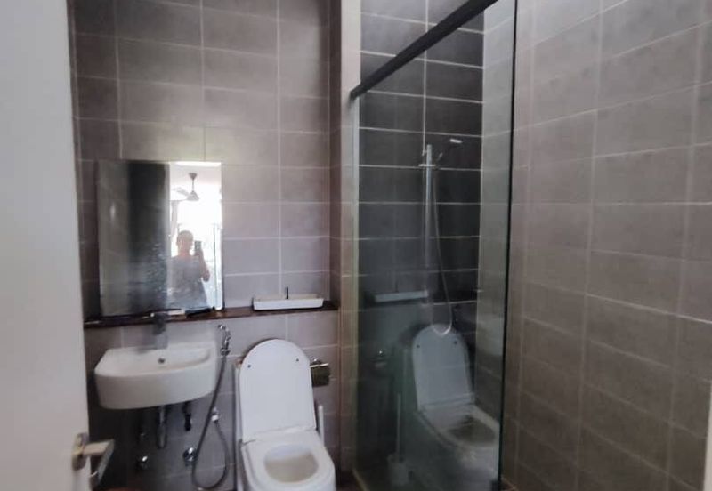 Summerglades, Perdana Lakeview West