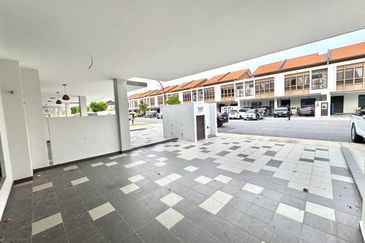 Setia Warisan Tropika (Belladonna)