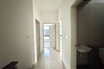 Setia Warisan Tropika (Belladonna)