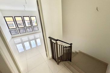 Setia Warisan Tropika (Belladonna)