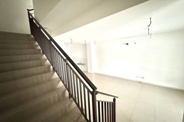 Setia Warisan Tropika (Belladonna)