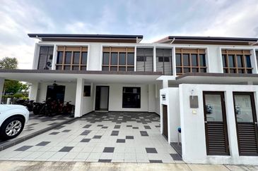 Setia Warisan Tropika (Belladonna)