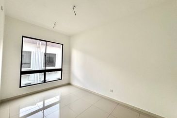 Setia Warisan Tropika (Belladonna)