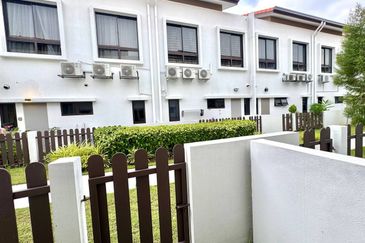 Setia Warisan Tropika (Belladonna)