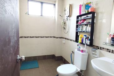 Taman Kristal, Dengkil