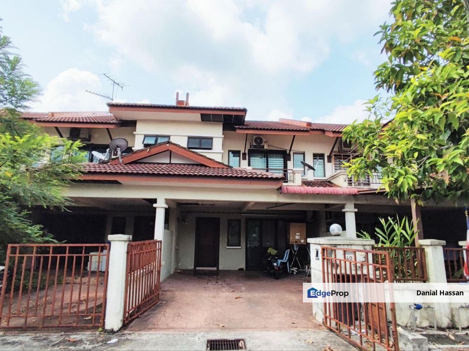 Gated & Guarded 2 Storey Terrace House Taman Kristal Dengkil Sepang, Selangor, Dengkil