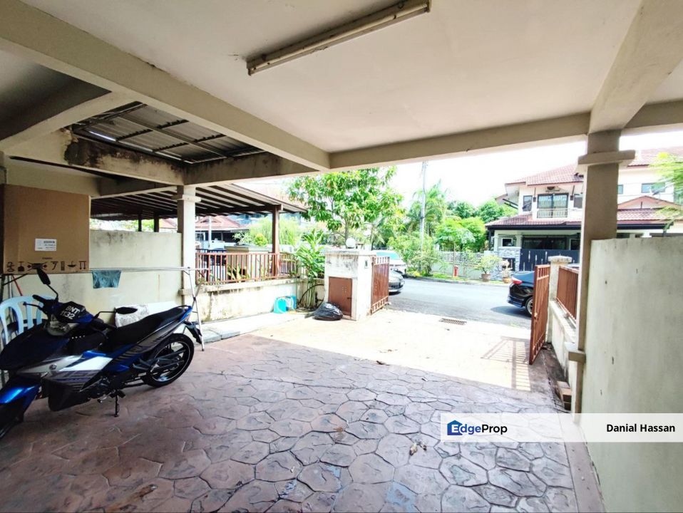 Gated & Guarded 2 Storey Terrace House Taman Kristal Dengkil Sepang, Selangor, Dengkil